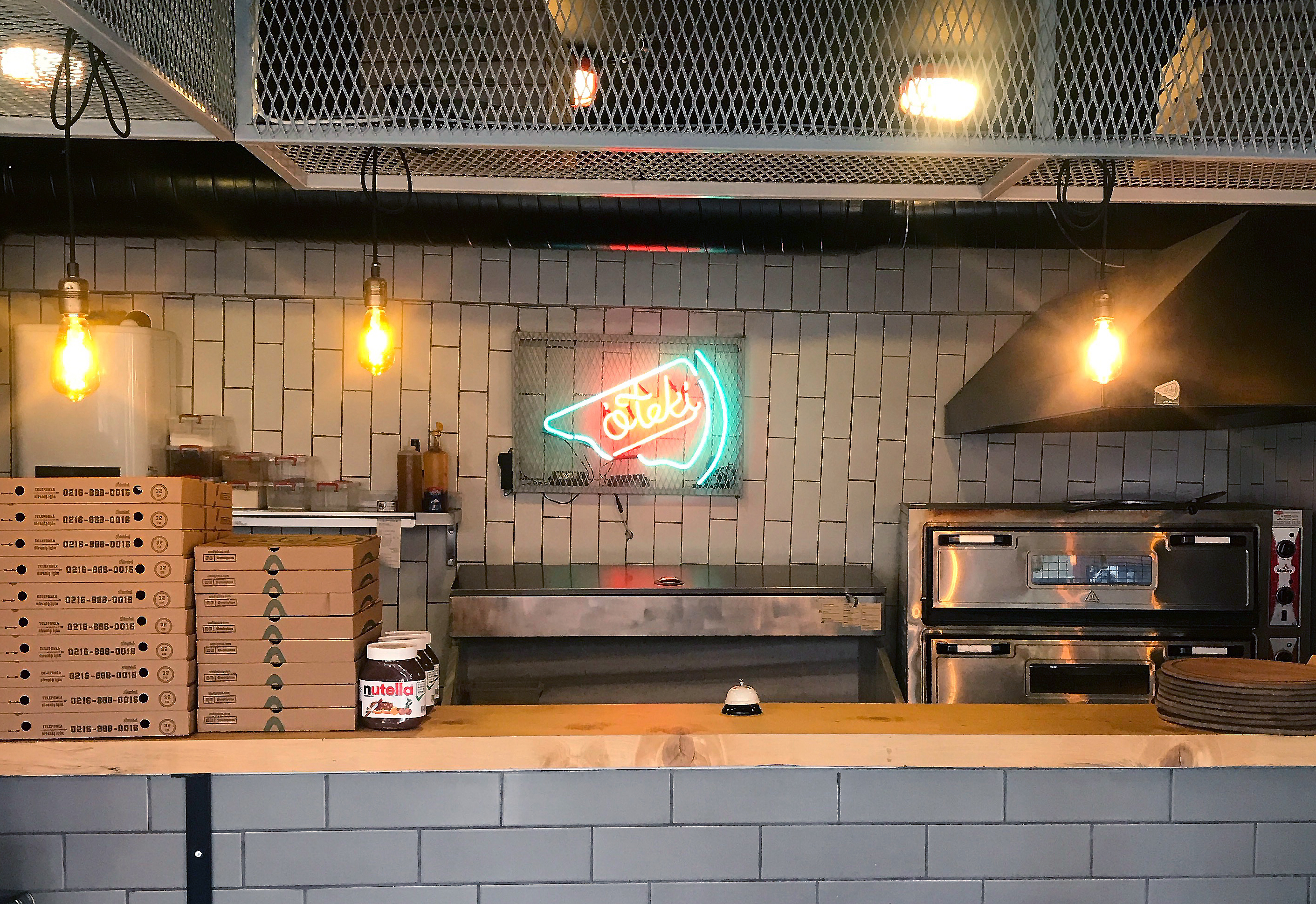 neon-oteki-pizza-signage-logo-branding-packaging-kitchen-box-zeki-michael.jpg