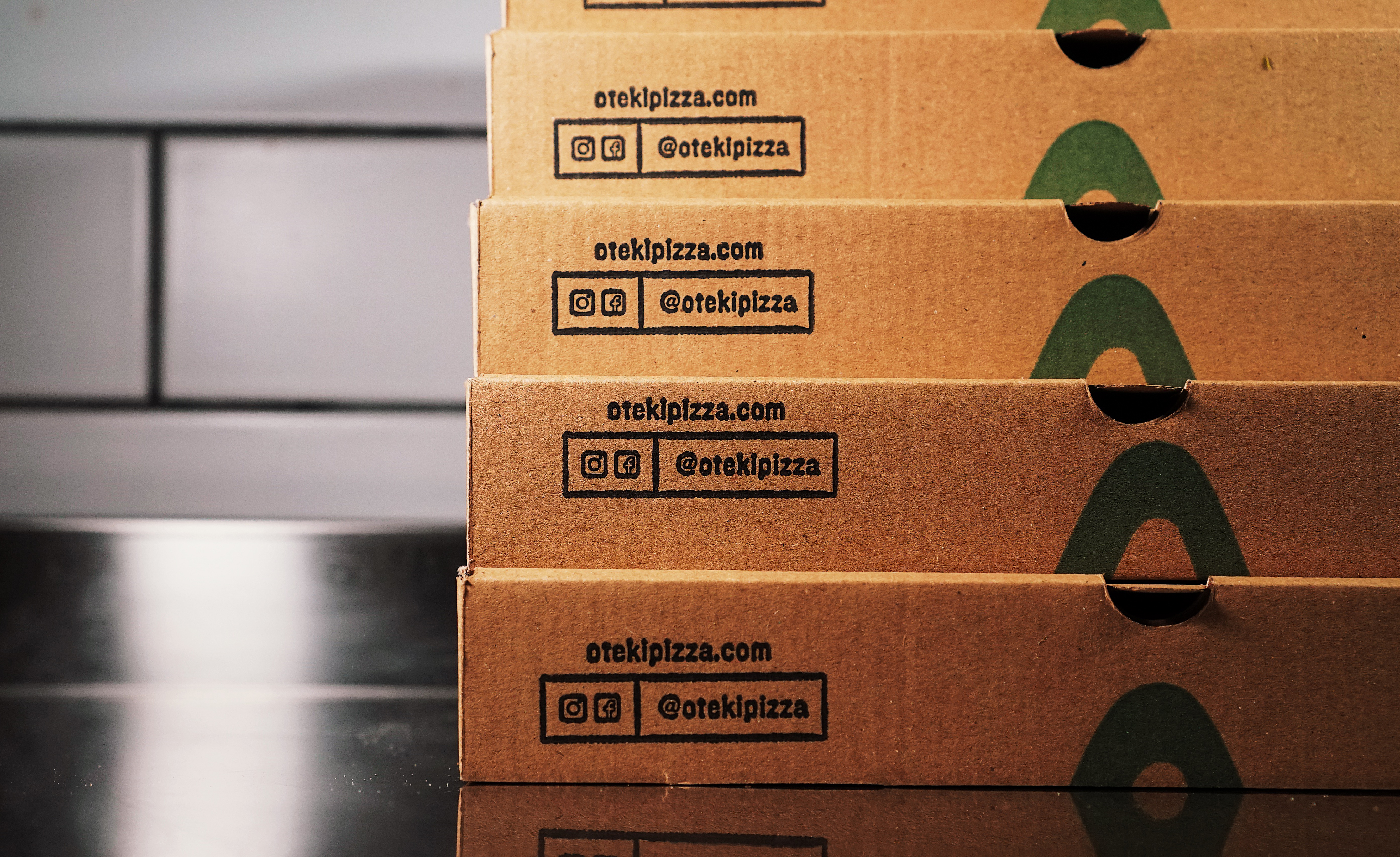 pizza-oteki-zeki-michael-box-design-designer-packaging-food-new-york-colorado-us-london-istanbul-tasarim-freelance-agency-close-up
