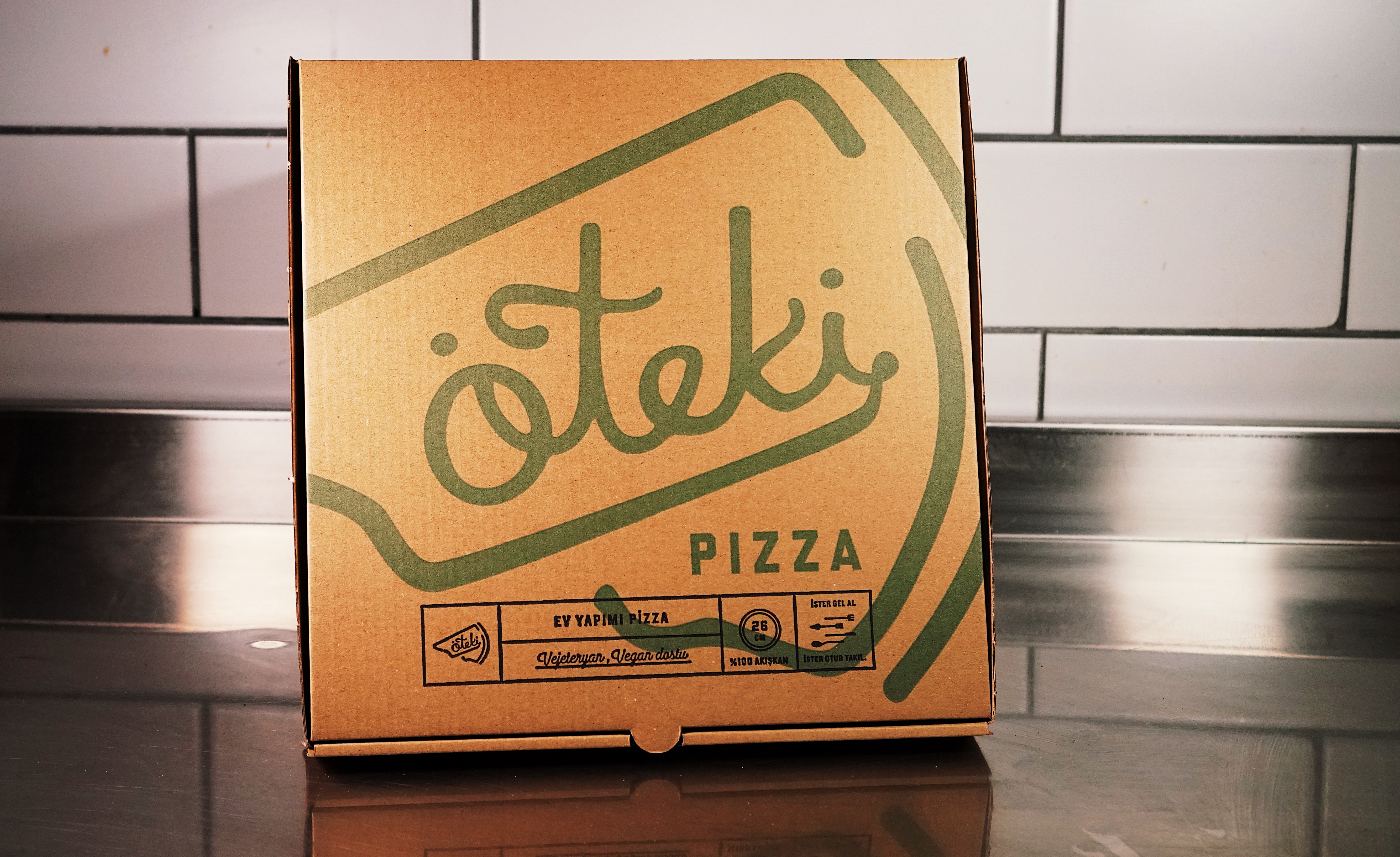 pizza-oteki-zeki-michael-box-design-designer-packaging-food-new-york-colorado-us-london-istanbul-tasarim-freelance-agency-lettering