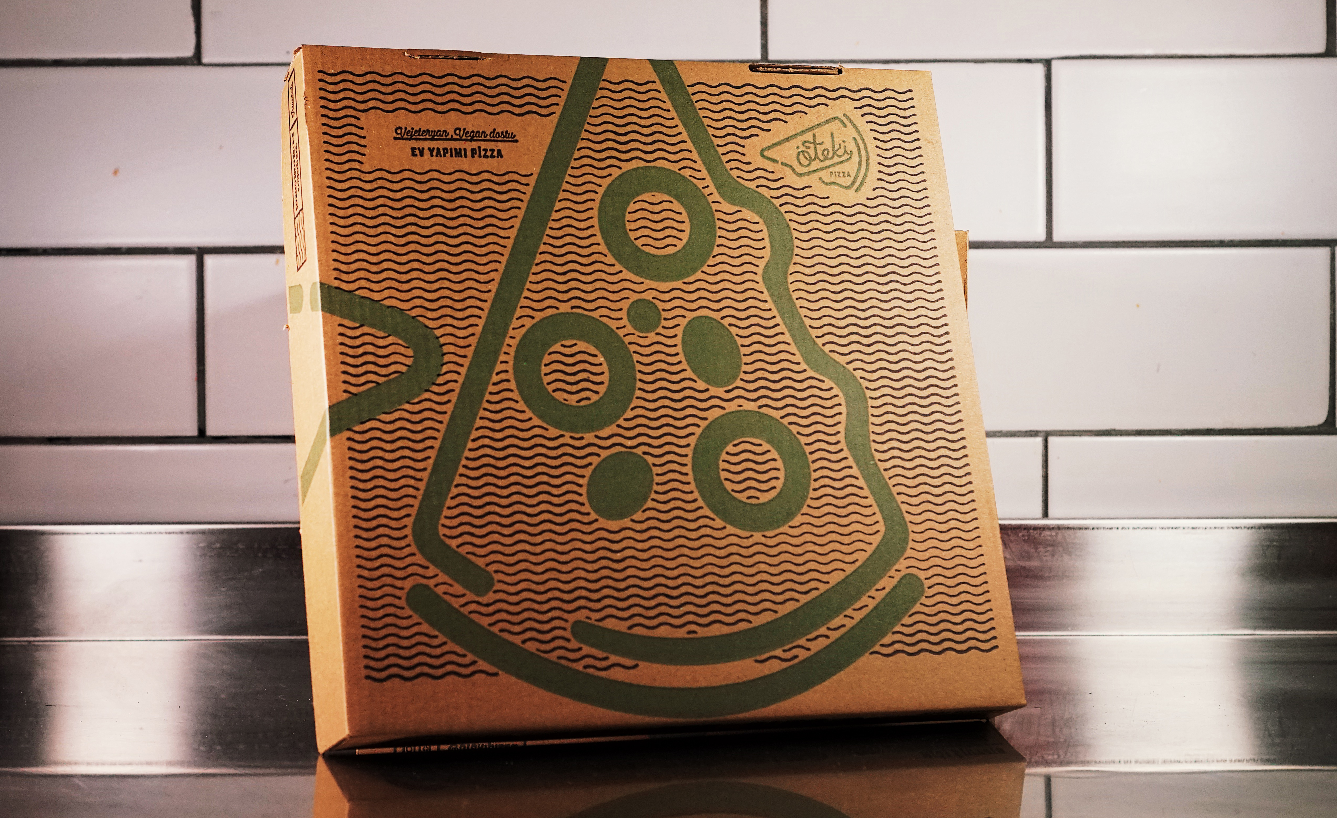 pizza-oteki-zeki-michael-box-design-designer-packaging-food-new-york-colorado-us-london-istanbul-tasarim-freelance-agency-slice.jpg